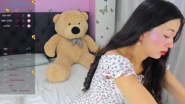 Snapshot of SophiaLiu chatting on March 14, 2025, 1:05 am SophiaLiu online show from March 14, 2025, 1:05 am