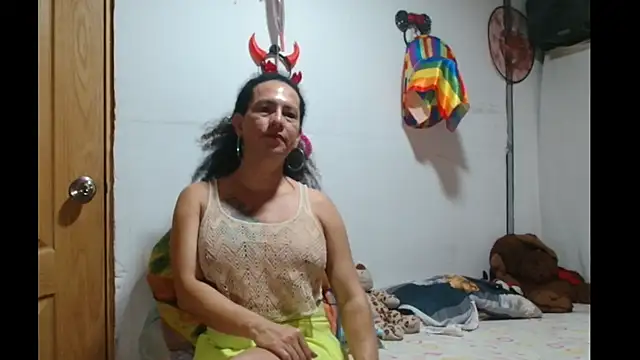 abbycrespa online show from March 18, 2025, 3:33 pm