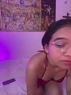 Snapshot of Nina-Eros1 chatting on May 13, 2026, 11:23 pm Nina-Eros1 online show from May 13, 2026, 11:23 pm