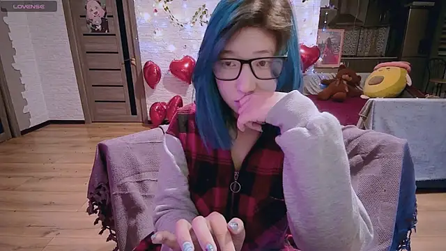 Akemilun online show from March 19, 2025, 10:53 pm