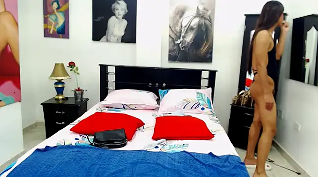 VeronicaReynolds online show from February 12, 2025, 3:05 pm