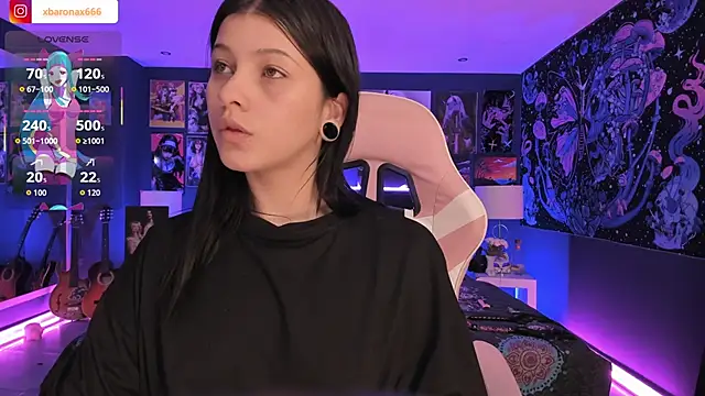 LanaKyutt online show from September 18, 2025, 10:35 pm