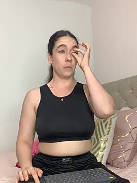 ImAlicee online show from October 10, 2025, 10:10 pm