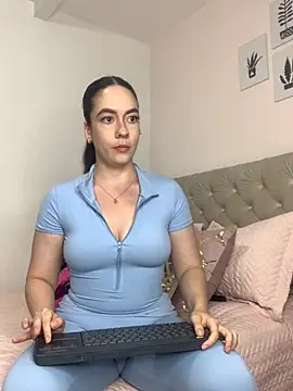 ImAlicee online show from October 14, 2025, 9:36 pm