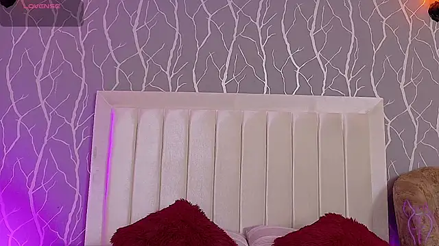 madison fox1 online show from November 27, 2025, 12:27 pm