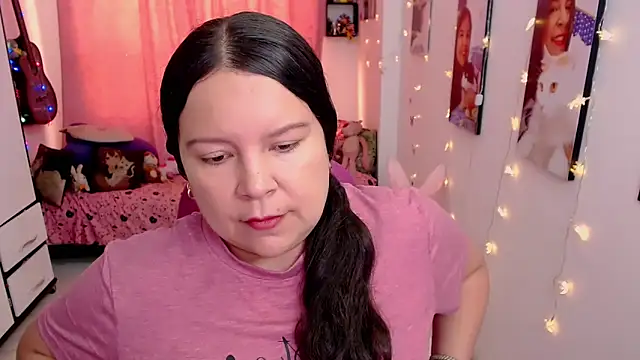 claryssa  online show from April 10, 2026, 7:21 pm