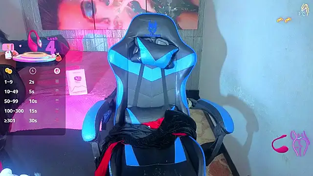 emily rosse04 online show from September 16, 2025, 1:01 pm