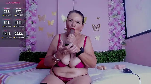 Snapshot of grandmother_milf chatting on July 14, 2026, 1:28 pm grandmother milf online show from July 14, 2026, 1:28 pm