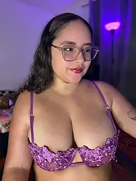 CurlyGirl 1 online show from May 17, 2026, 6:19 pm