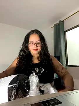 CurlyGirl 1 online show from September 15, 2025, 7:14 pm