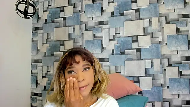 Snapshot of angel_dthroatt chatting on April 23, 2026, 12:11 pm angel dthroatt online show from April 23, 2026, 12:11 pm