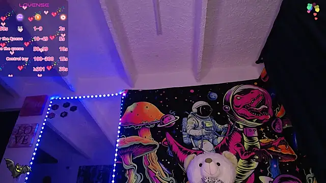 BellaLiz  online show from October 27, 2025, 10:33 pm