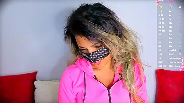 Turkish Latina online show from October 5, 2025, 7:15 pm