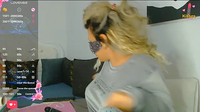 Turkish Latina online show from March 2, 2025, 9:30 pm