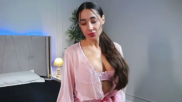 Miriam fox online show from September 26, 2025, 9:16 am