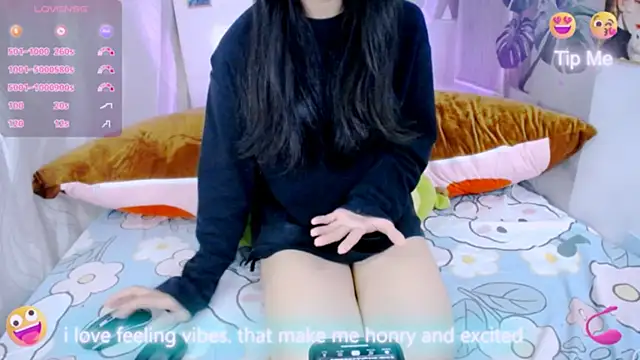 Snapshot of Ly__ chatting on February 25, 2026, 3:18 am Ly online show from February 25, 2026, 3:18 am