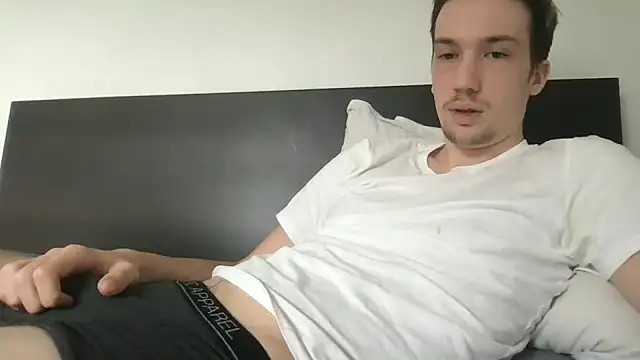 hungandfun05 online show from February 10, 2025, 9:47 am