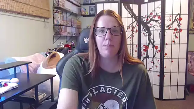 Sarahtineke online show from July 11, 2026, 3:56 pm