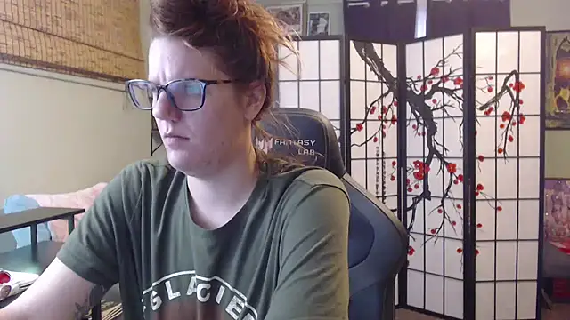 Sarahtineke online show from July 3, 2026, 7:09 pm