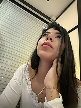 Snapshot of NicolRoss_ chatting on May 26, 2026, 12:47 pm NicolRoss online show from May 26, 2026, 12:47 pm
