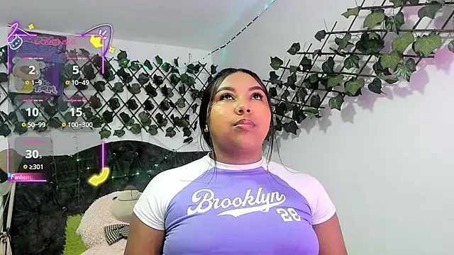 Snapshot of PaulinaSwan chatting on October 14, 2025, 3:29 am PaulinaSwan online show from October 14, 2025, 3:29 am