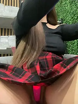 Deonta  online show from February 6, 2025, 7:02 am