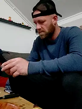 eltoulou online show from November 10, 2025, 8:03 pm