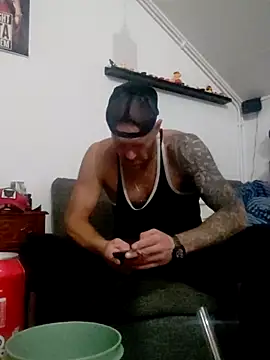 eltoulou online show from September 12, 2025, 8:52 pm