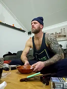 eltoulou online show from December 19, 2025, 8:22 pm