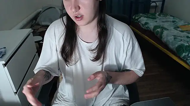 EvaMiron online show from October 14, 2025, 11:22 am