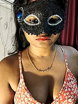 FANTASY QUEEN 07 online show from November 24, 2025, 5:02 pm