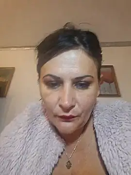 anaaamariaaaa online show from October 21, 2025, 12:15 pm