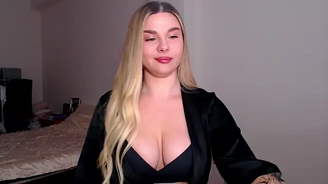 Snapshot of MiaMurMur chatting on March 3, 2026, 10:55 am MiaMurMur online show from March 3, 2026, 10:55 am