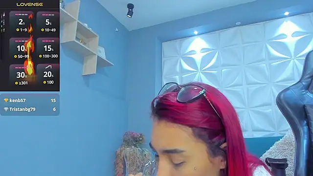 LiaWood  online show from March 5, 2025, 1:31 am