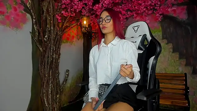 LiaWood  online show from March 12, 2025, 6:22 pm