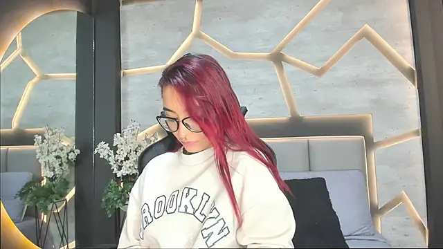 LiaWood  online show from February 17, 2025, 11:13 am