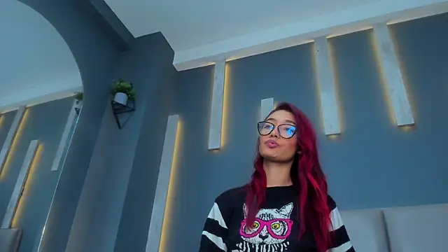 LiaWood  online show from February 7, 2025, 7:06 pm