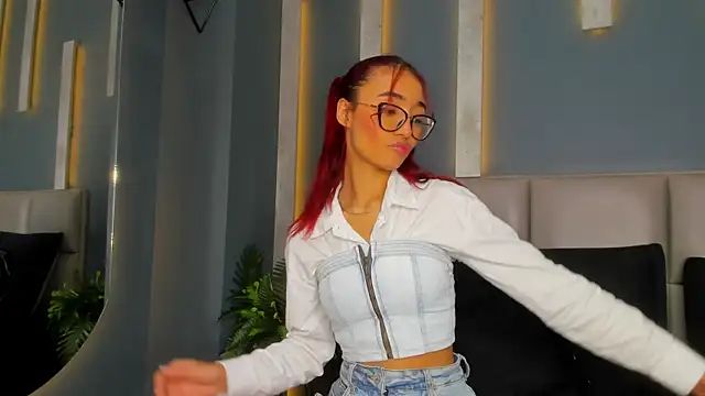 LiaWood  online show from February 10, 2025, 7:17 pm