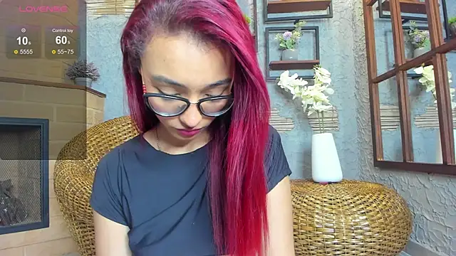 LiaWood  online show from February 12, 2025, 10:15 pm