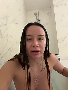 deliaroyal online show from October 15, 2025, 12:57 pm