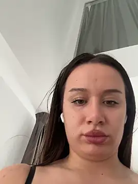 deliaroyal online show from September 27, 2025, 12:55 pm