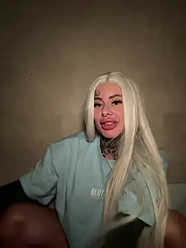 Snapshot of bambixboo chatting on July 8, 2026, 10:10 pm bambixboo online show from July 8, 2026, 10:10 pm