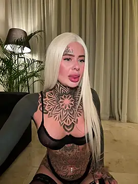 bambixboo online show from October 13, 2025, 8:21 pm