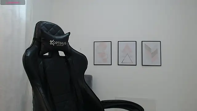 natalia curvy1 online show from November 11, 2025, 6:25 pm