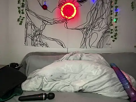 Snapshot of kinkygirl420x chatting on December 12, 2024, 6:21 pm kinkygirl420x online show from December 12, 2024, 6:21 pm