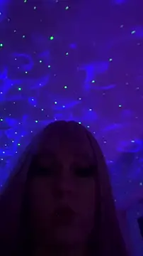 Snapshot of kinkygirl420x chatting on November 19, 2025, 7:36 pm kinkygirl420x online show from November 19, 2025, 7:36 pm