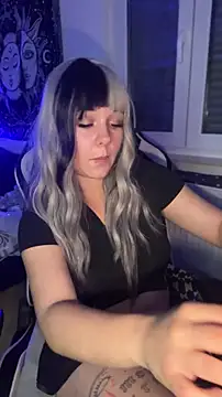 Snapshot of kinkygirl420x chatting on October 13, 2025, 8:10 pm kinkygirl420x online show from October 13, 2025, 8:10 pm