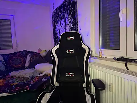 Snapshot of kinkygirl420x chatting on February 11, 2025, 1:10 am kinkygirl420x online show from February 11, 2025, 1:10 am