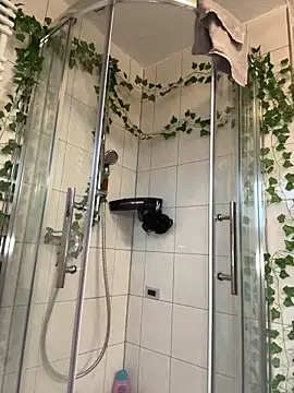 Snapshot of kinkygirl420x chatting on December 16, 2024, 1:54 pm kinkygirl420x online show from December 16, 2024, 1:54 pm