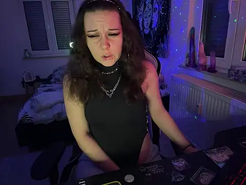 Snapshot of kinkygirl420x chatting on January 8, 2025, 8:18 pm kinkygirl420x online show from January 8, 2025, 8:18 pm